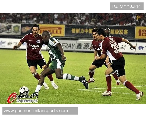 绿城与辽足2017年精彩对决回顾及赛季表现分析